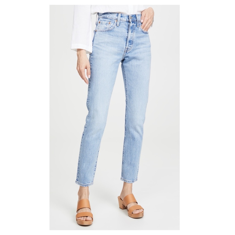 Levi’s 501 Skinny Jeans in Tango Light, size 26.
